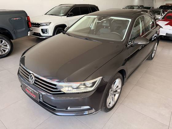 VOLKSWAGEN PASSAT 2.0 16V TSI BLUEMOTION GASOLINA HIGHLINE 4P DSG VOLKSWAGEN PASSAT 2.0 16V TSI BLUEMOTION GASOLINA HIGHLINE 4P DSG